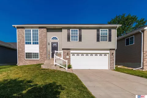 5705 S 96th St, Lincoln, NE 68526