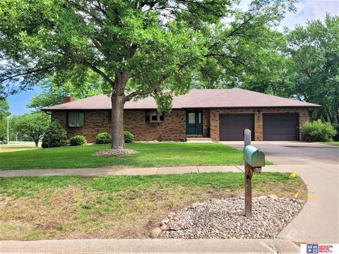 538 E Pinewood Ave, Seward, NE 68434