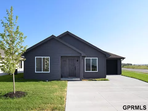 3092 Dawn Dr, Fremont, NE 68025