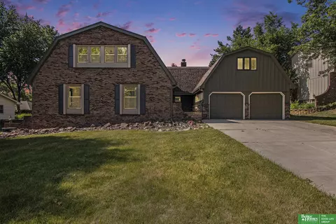13023 Mullen Cir, Omaha, NE 68144