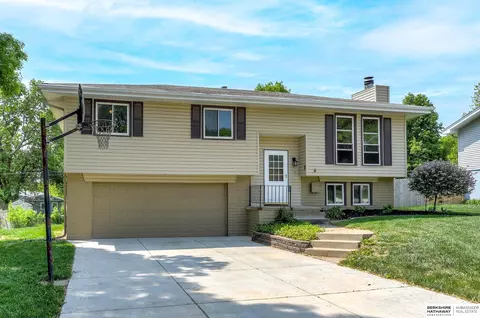 7521 Josephine St, La Vista, NE 68128