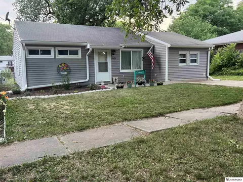 2021 N 64th St, Lincoln, NE 68505