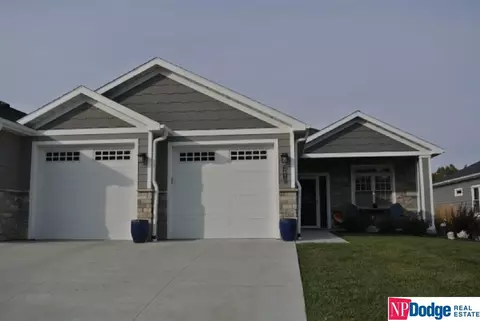 2610 Sievers Ct, Roca, NE 68430