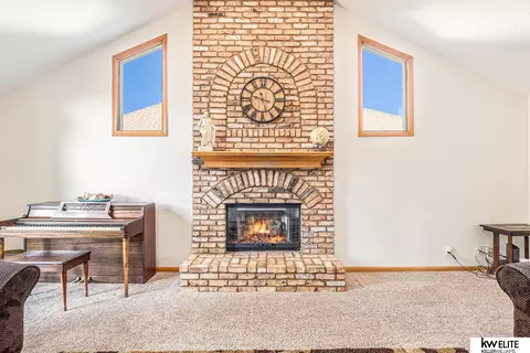 17248 Pine St, Omaha, NE 68130 photo 6