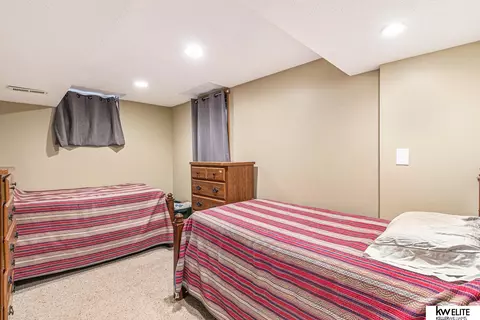 17248 Pine St, Omaha, NE 68130 photo 30