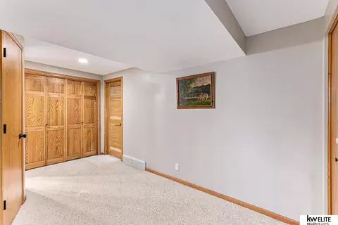 17248 Pine St, Omaha, NE 68130 photo 28