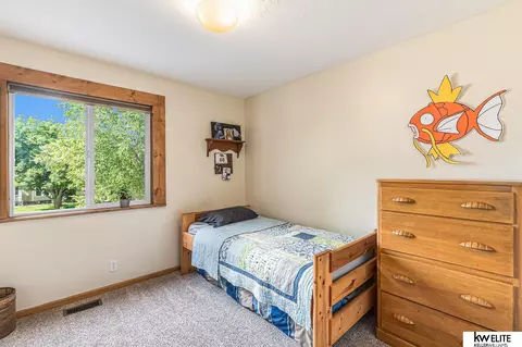 17248 Pine St, Omaha, NE 68130 photo 21