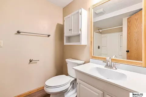 17248 Pine St, Omaha, NE 68130 photo 31