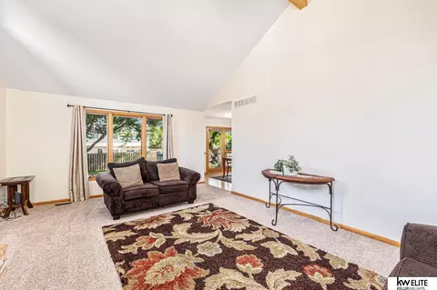 17248 Pine St, Omaha, NE 68130 photo 7