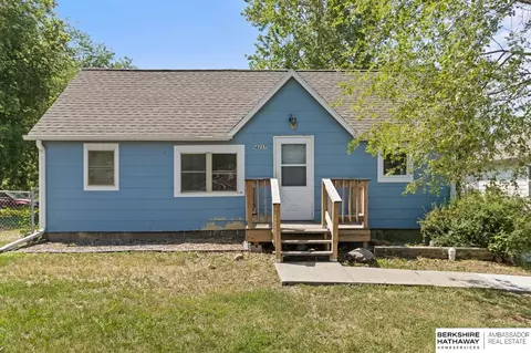 4237 L St, Lincoln, NE 68510