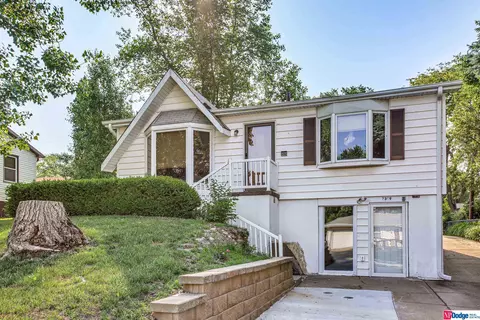 7309 Elizabeth St, La Vista, NE 68128