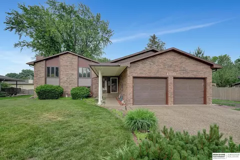 1310 Stanford Ave, Fremont, NE 68025