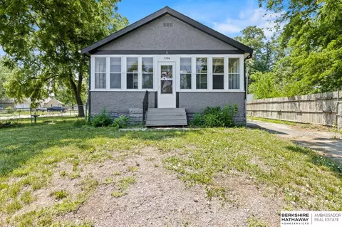 7704 N 28th St, Omaha, NE 68112