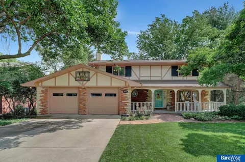 4142 Boulder Dr, Lincoln, NE 68516