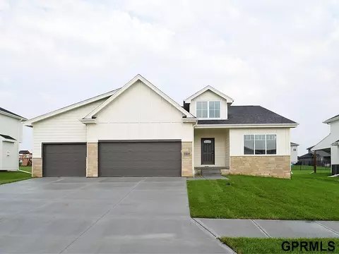 5410 N 207 St, Elkhorn, NE 68022