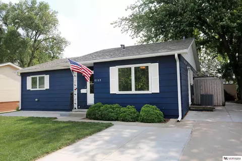 8109 Valley Rd, La Vista, NE 68128