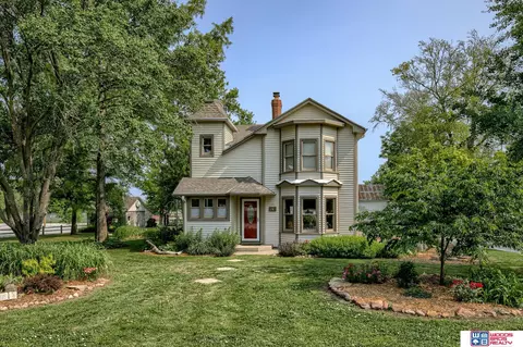 600 W 9th St, Palmyra, NE 68418