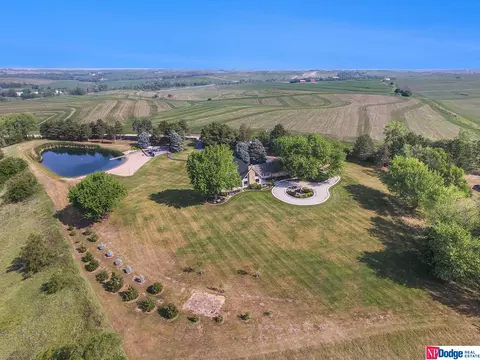 16315 Pawnee Rd, Bennington, NE 68007