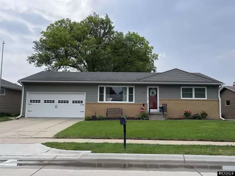 1744 N Hacock St, Fremont, NE 68025