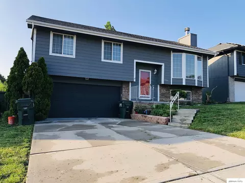 8354 Hanover St, Omaha, NE 68122