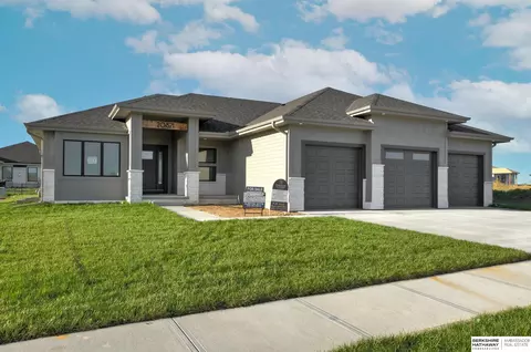 21132 Ellison Ave, Elkhorn, NE 68022