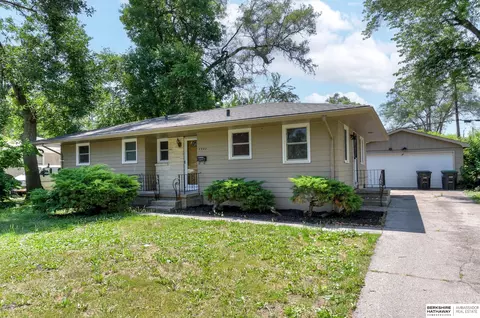 4483 Ellison Ave, Omaha, NE 68111