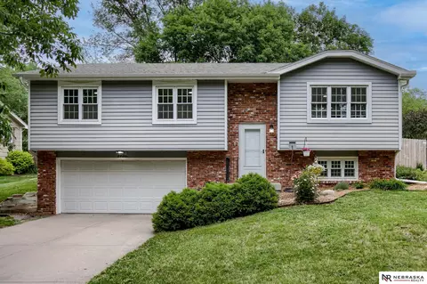 3400 Wildbriar Ln, Lincoln, NE 68516