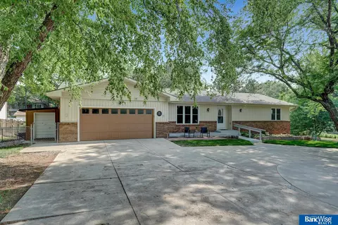 6721 A St, Lincoln, NE 68506