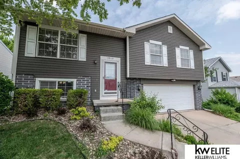 7910 Bauman Ave, Omaha, NE 68122