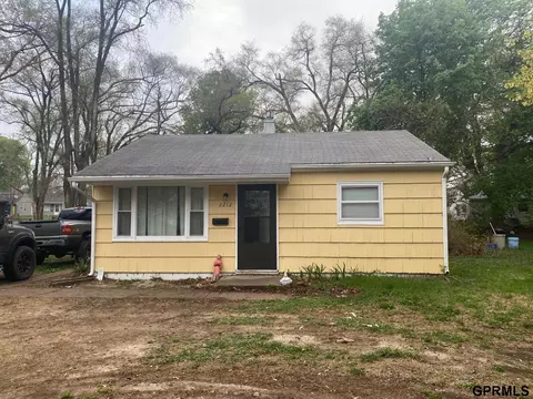 2212 N 38th Ave, Omaha, NE 68111