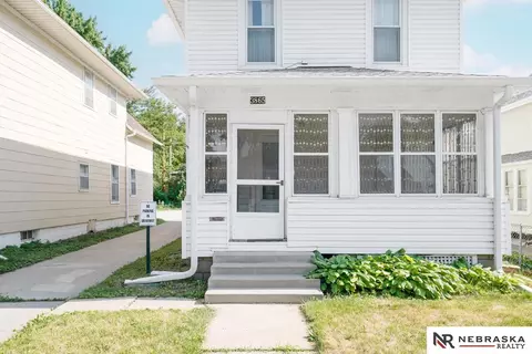 3865 California, Omaha, NE 68131