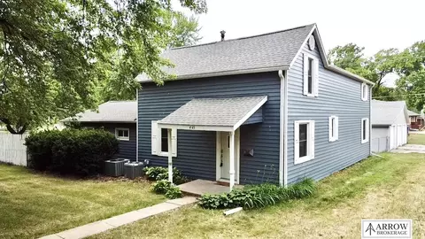 445 Grove Ave, Crete, NE 68333