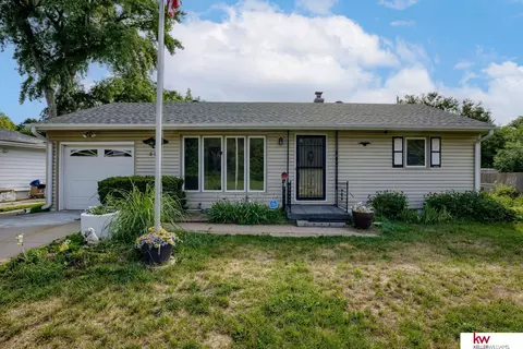 813 77 St, Omaha, NE 68114