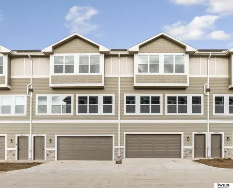 20871 S Ct, Elkhorn, NE 68022