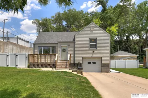 1913 S 46 St, Omaha, NE 68106