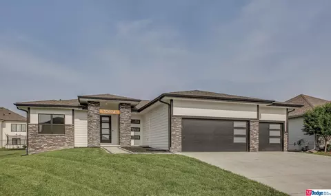 10624 S 189 St, Omaha, NE 68136