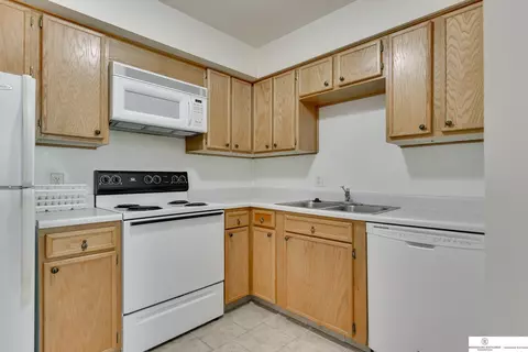 1120 Delmar Apt 3e St, Papillion, NE 68046