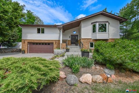 4040 S 82nd Street Cir, Lincoln, NE 68506