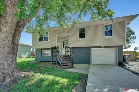 110 N 28 St, Beatrice, NE 68310