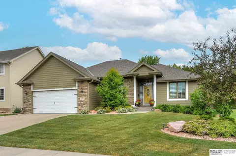 204 N 201st St, Elkhorn, NE 68022