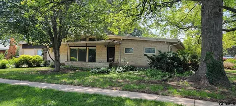 4631 Antelope Creek Rd, Lincoln, NE 68506