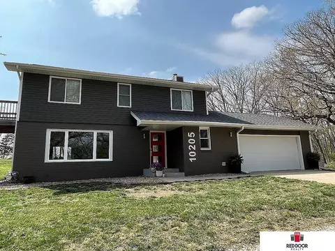 10205 Wagon Train Rd, Hickman, NE 68372