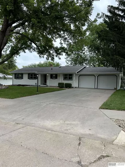 3225 S 118 St, Omaha, NE 68144