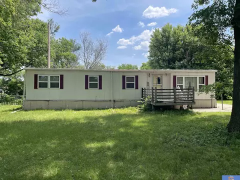 615 W Mary St, Beatrice, NE 68310