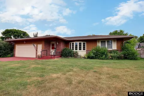 2140 E 10th St, Fremont, NE 68025