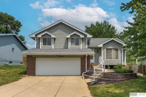12324 Binney St, Omaha, NE 68164