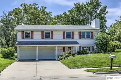 8201 Ralston Ave, Ralston, NE 68127