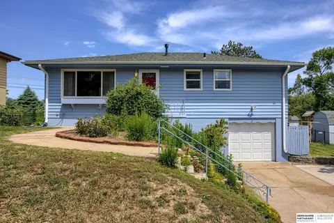 3307 N 207 St, Omaha, NE 68022