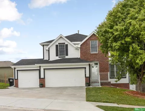 616 S 180 Ave, Omaha, NE 68022