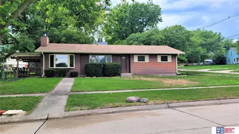 111 Plum Creek Ln, Seward, NE 68434